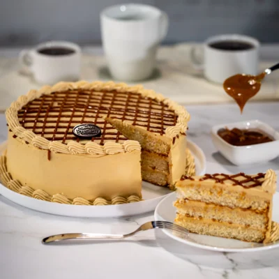 Pastel dulce de leche con betún cremoso y cajeta en Chihuahua Pasteli
