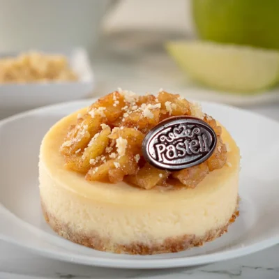 El clásico pay de queso cremoso en presentación individual, con base de mantequilla e increíbles opciones de toppings frutales o Tortuga. El postre fácil y cómodo a domicilio en Chihuahua.