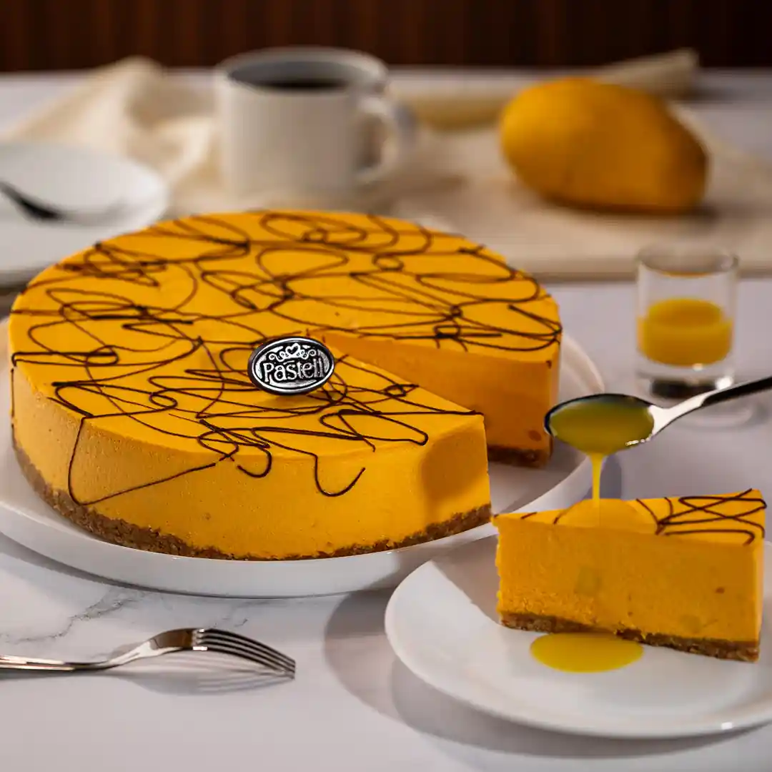 Un deleite tropical con base crujiente de galleta, crema de mango y un toque de frescura. Un refrescante placer en cada bocado, excelente para las temporadas cálidas en tu pastelería de confianza en Chihuahua.